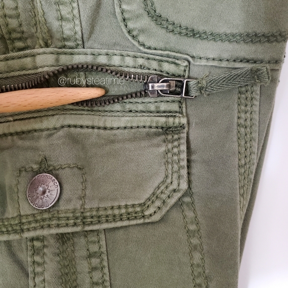 ANTHROPOLOGIE - MARRAKECH Olive Cargo / Utility Bermuda Short, Casual - Picture 6 of 10